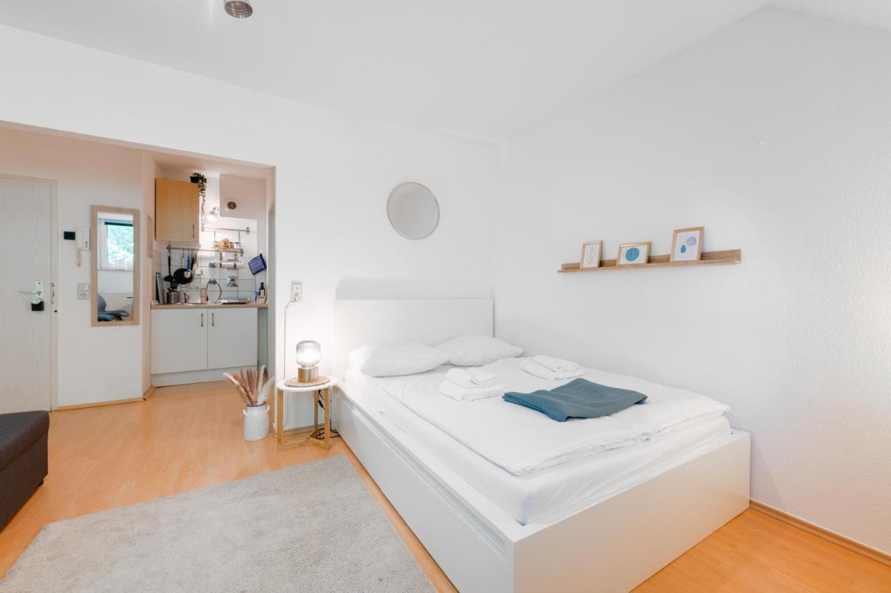 Stay Awesome - Schonfeld Apartment, Netflix Und Kostenloses Parken Касел Екстериор снимка